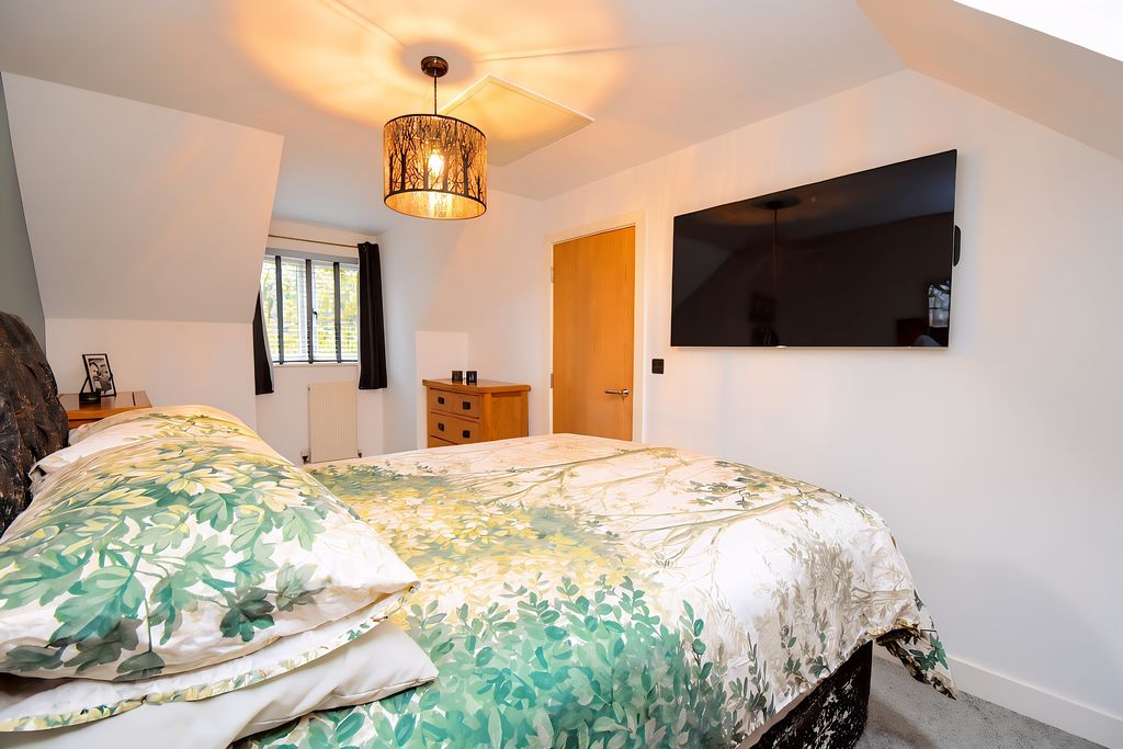 Bedroom- click for photo gallery